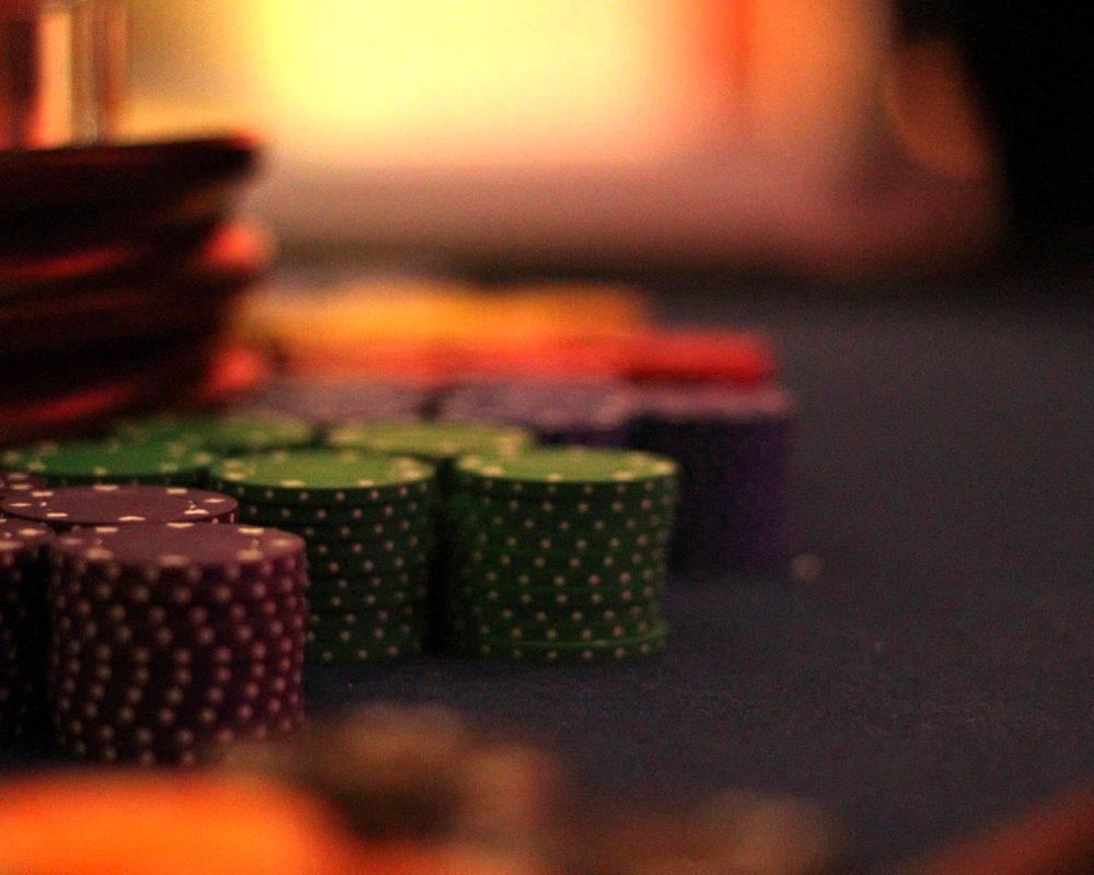 The Role of Luck versus Skill in Casino Card Games